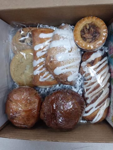 Pastry Box by River Q's